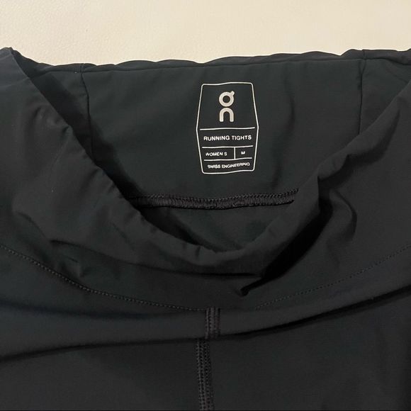 Run On Clouds Tights - Picture 3 of 7